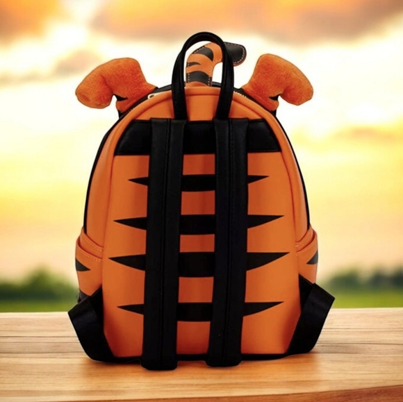 NWOT Loungefly Tigger Winnie the pooh mini backpack, Wallet, & DOORABLES CHARM! - Picture 7 of 17